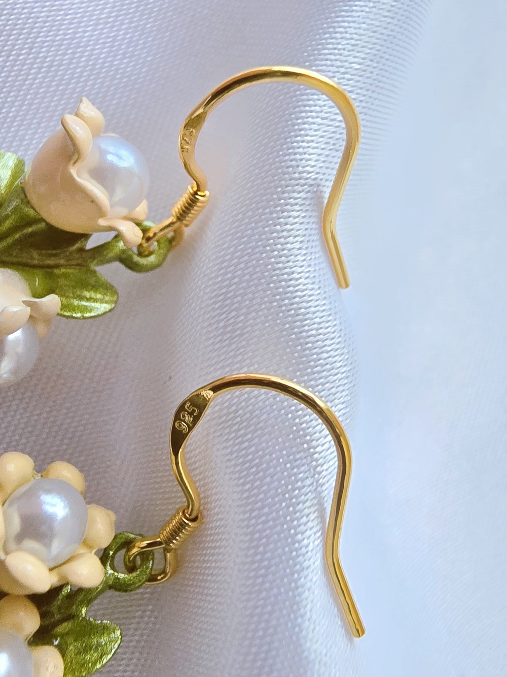 925 Silver Dangle, Delicate Pearl & Green Leaf Floral Drop Earrings - Cream - Picture 2 of 5